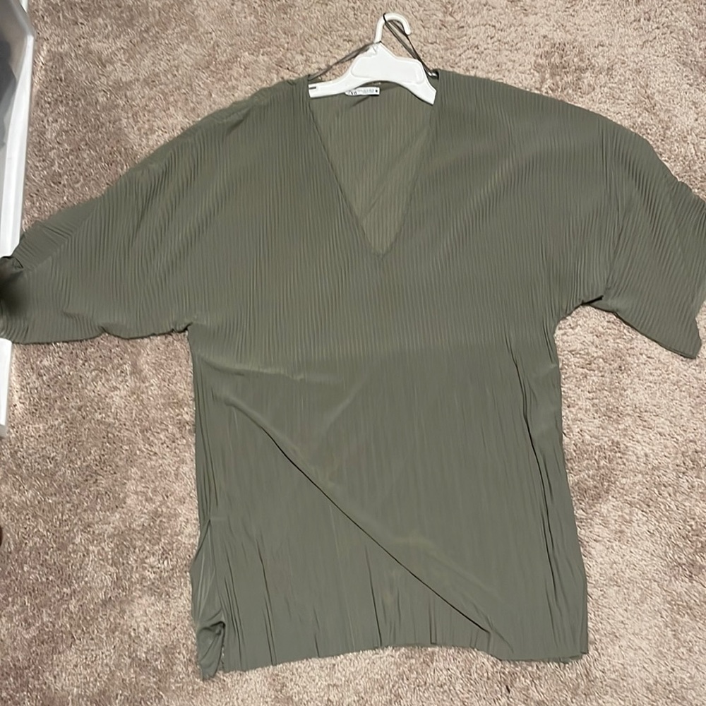 Green Zara tunic. Silky material. Never worn.